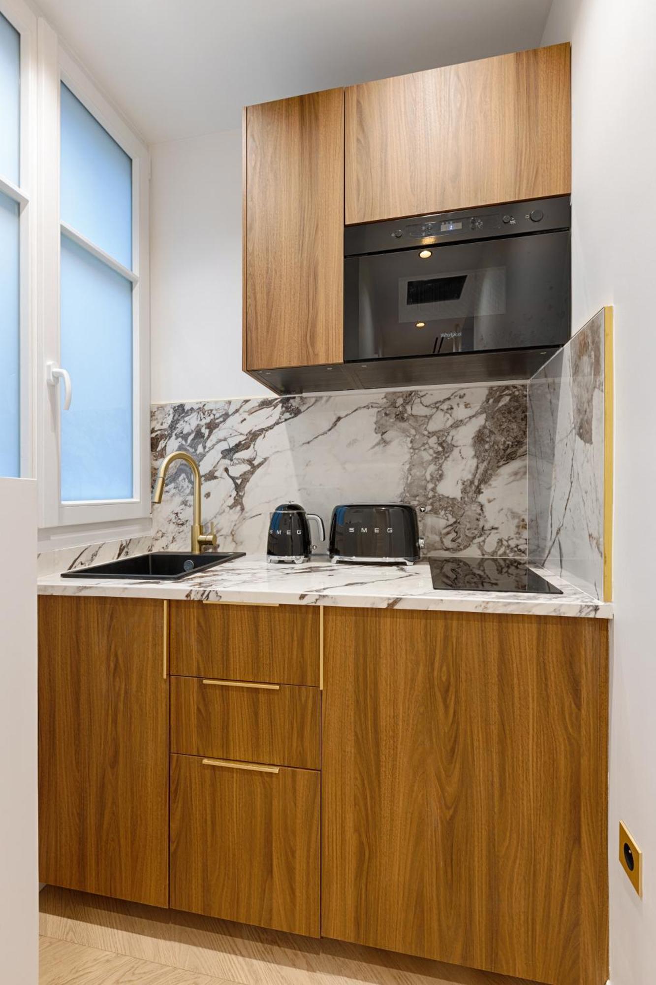 Serviced - 6 Guests - Champs-elysees * Parijs